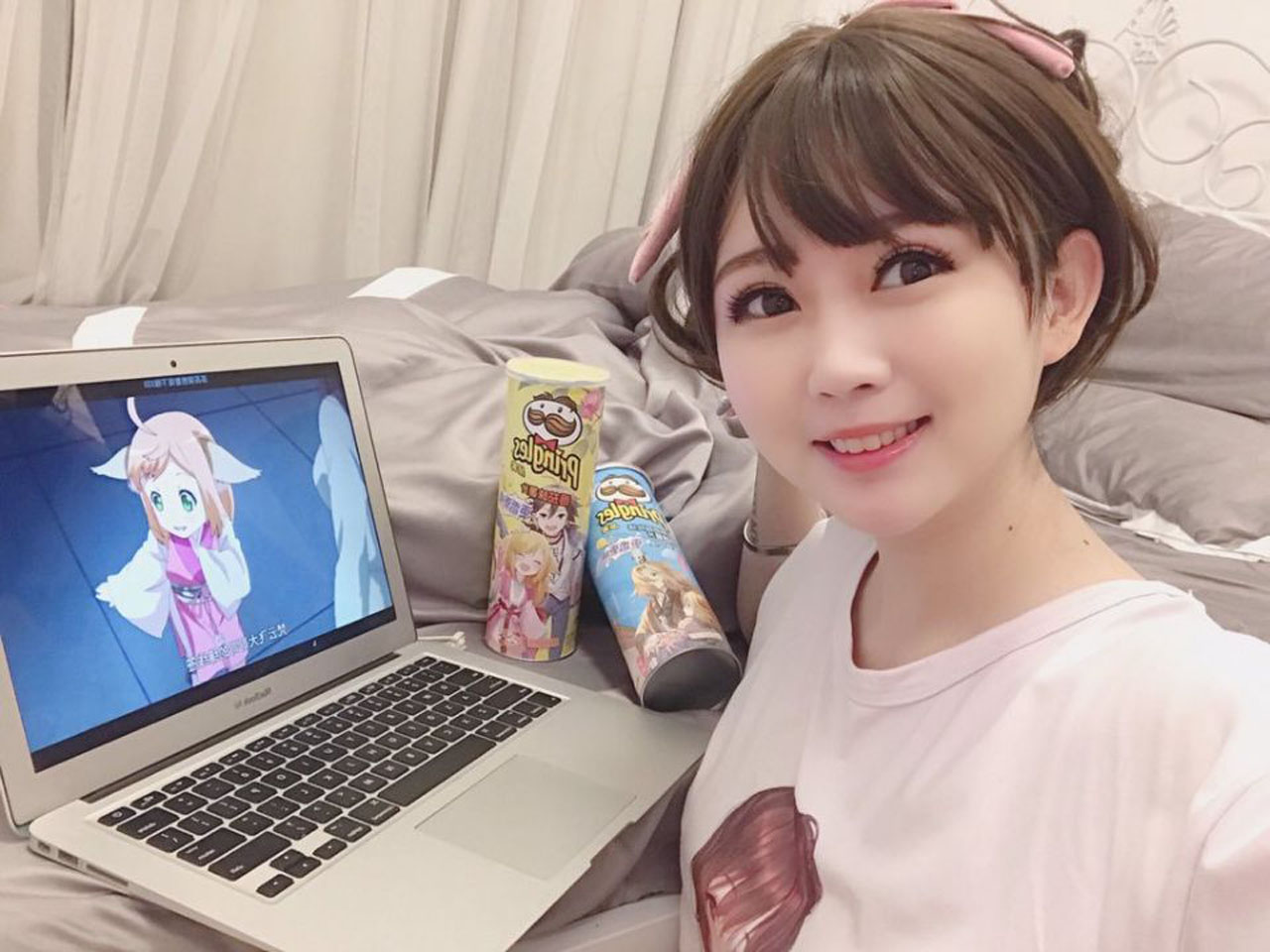 是依酱吖 – 全套79期&随包视频[14.8G-2025.8]-美女海