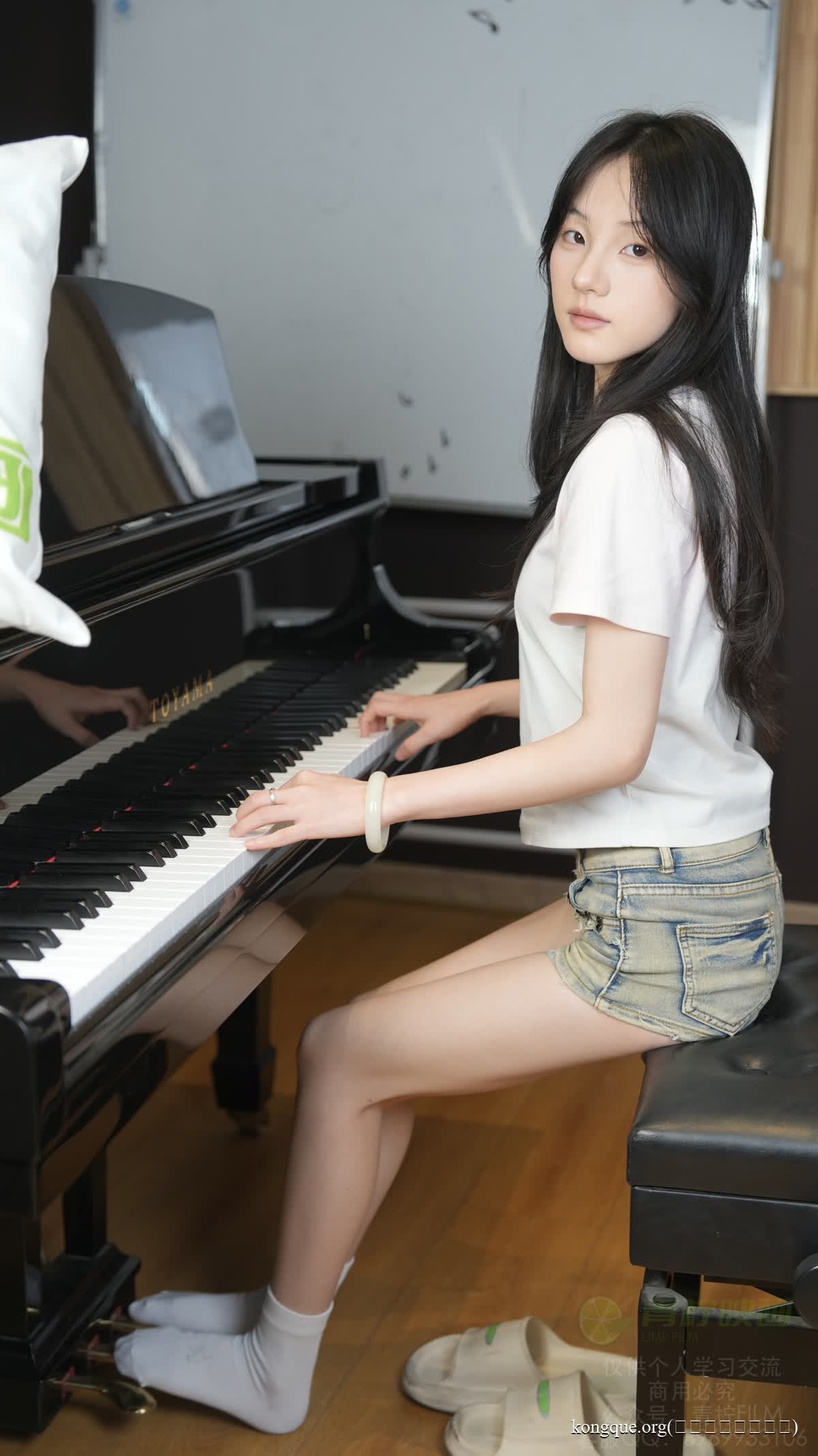 图片[11]-青柠映画 – 少女美足美图视频7期[40G-2025.11新发]-美女海